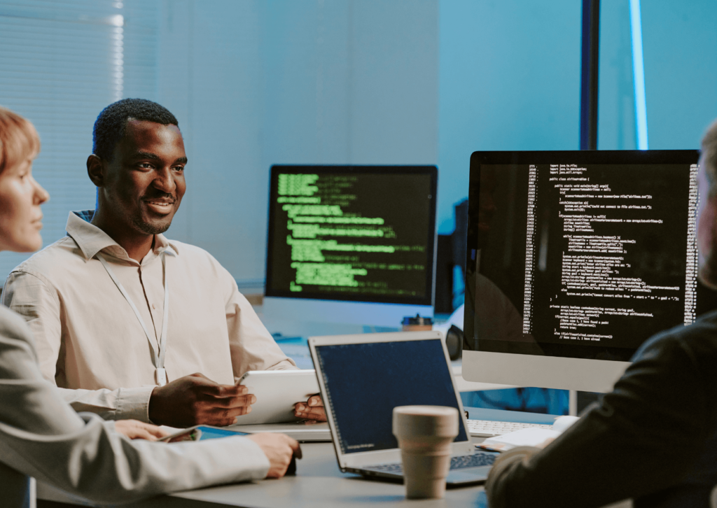 Em grandes empresas, a conversa sobre inteligência artificial e sap deixou de girar em torno de testes isolados e começou a entrar na agenda real de operações.