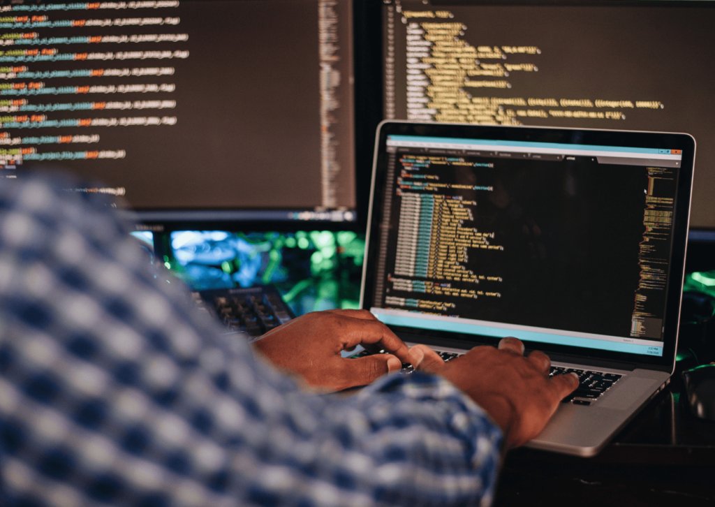 Em empresas que operam SAP em escala, a arquitetura baseada em microsserviços é uma decisão diretamente ligada à capacidade de inovar sem comprometer o core do ERP.