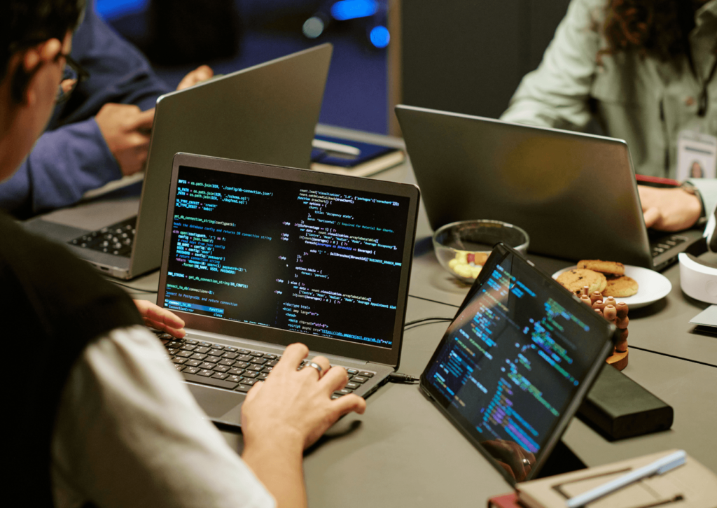 Em grandes empresas, a otimização estratégica de TI já não pode ser tratada como simples corte de orçamento. Para a diretoria, o desafio real é reduzir desperdício.