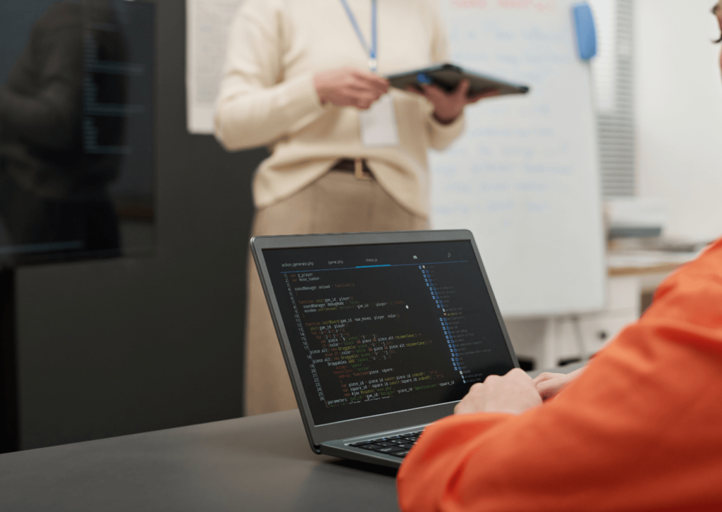 Em ambientes corporativos que operam SAP, escolher ferramentas de gestão de vulnerabilidades não é apenas uma decisão de segurança.