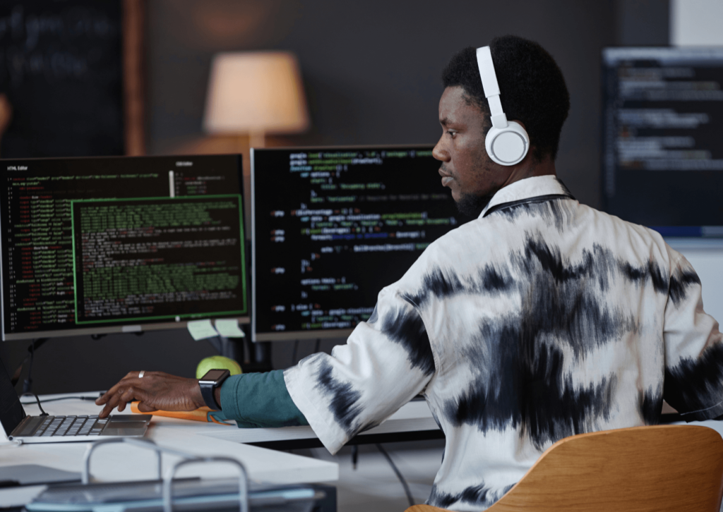 Em empresas que operam SAP em escala, a arquitetura baseada em microsserviços é uma decisão diretamente ligada à capacidade de inovar sem comprometer o core do ERP.