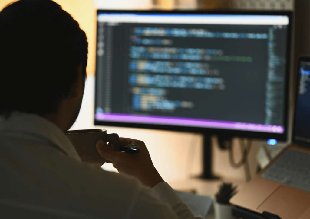 A gestão de capacidade em TI. Para gerentes e diretores de TI, essa disciplina deixou de ser tema operacional restrito a SREs para se tornar uma competência estratégica.